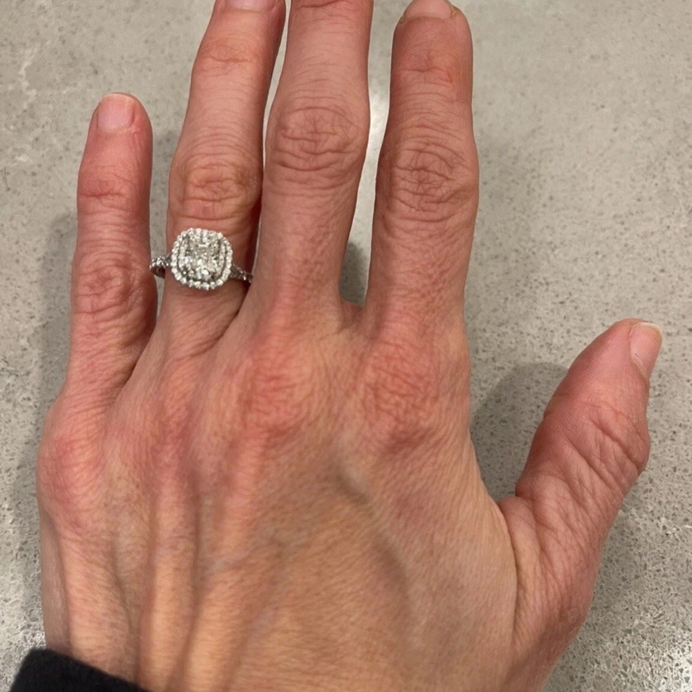 Tiffany & Co. Soleste 1.06 Ct Cushion Diamond Platinum Engagement Ring $15000 - Picture 15 of 15